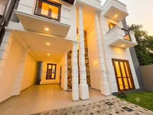 3 Storied Luxury House for Sale in Boralesgamuwa