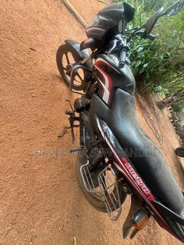 TVS Metro 2015