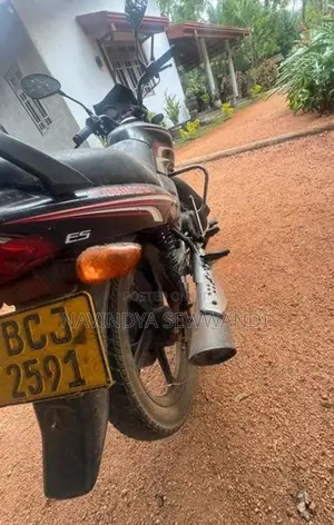 TVS Metro 2015