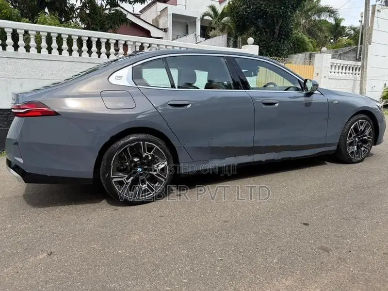 BMW 525i 525Li M-Sport 2025