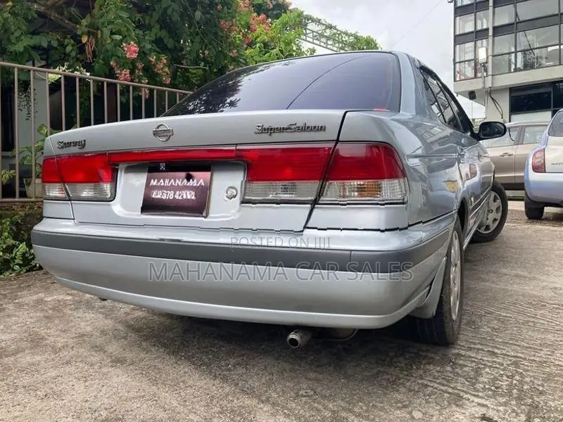 Nissan Sunny Super Saloon 2000
