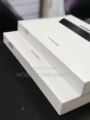 Samsung Galaxy S11 Ultra WIFI 12GB 256GB with Ai Keyboard