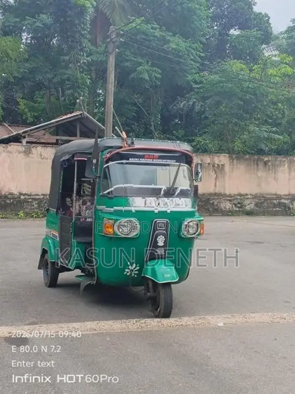 Bajaj RE 2012
