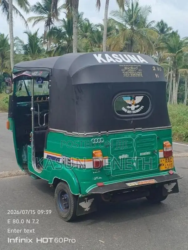 Bajaj RE 2012