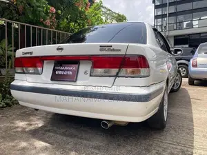 Nissan Sunny EX saloon 1999