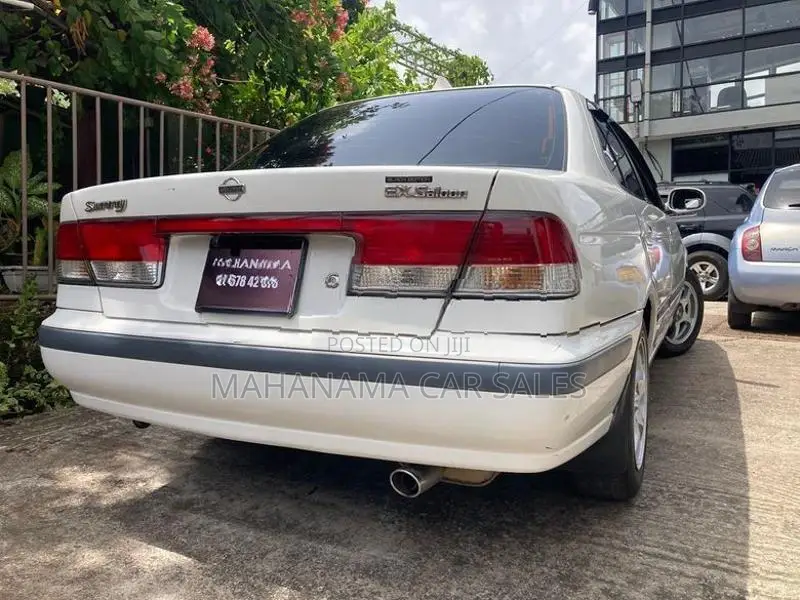 Nissan Sunny EX saloon 1999