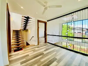 HCS040 - Elegant Luxurious House for Sale in Moratuwa