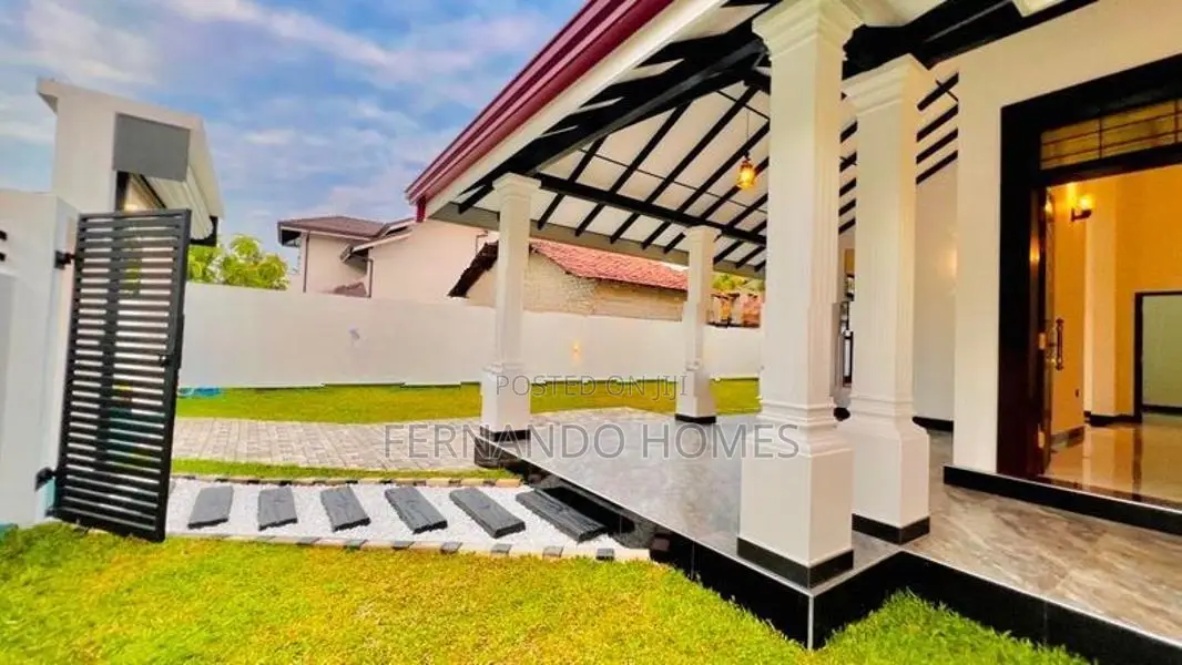 Lassana Garden With Beauty Luxury House For Sale In Kandawala