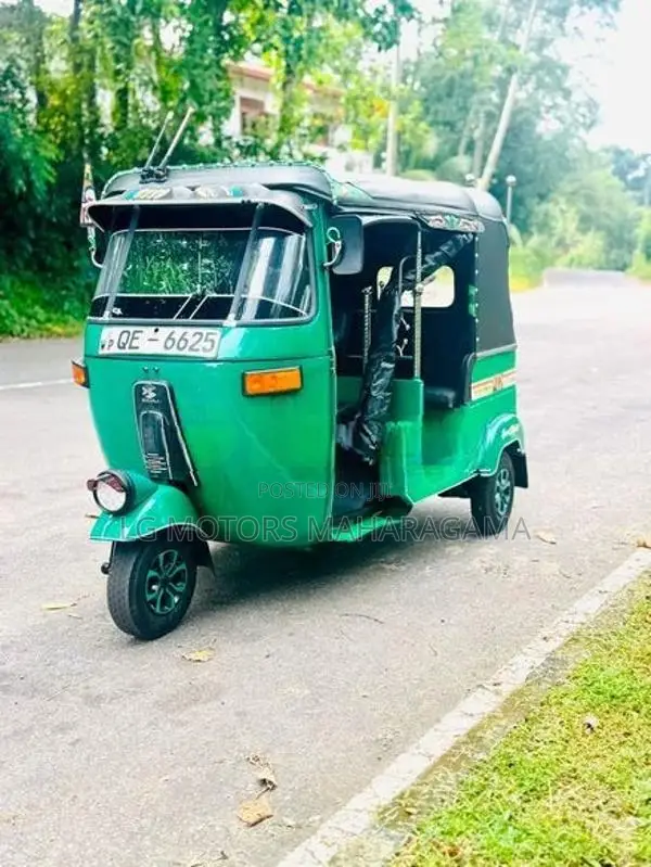 Bajaj RE 2006