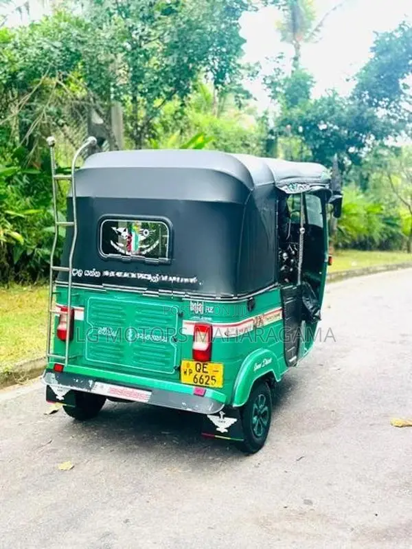 Bajaj RE 2006