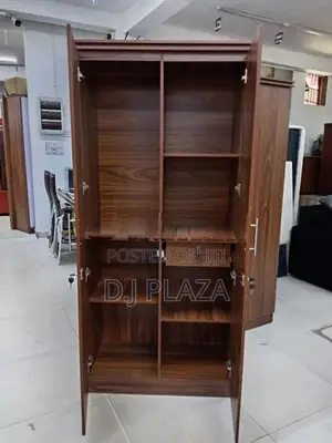 Almari Brwon