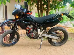 Kawasaki D Tracker 2006
