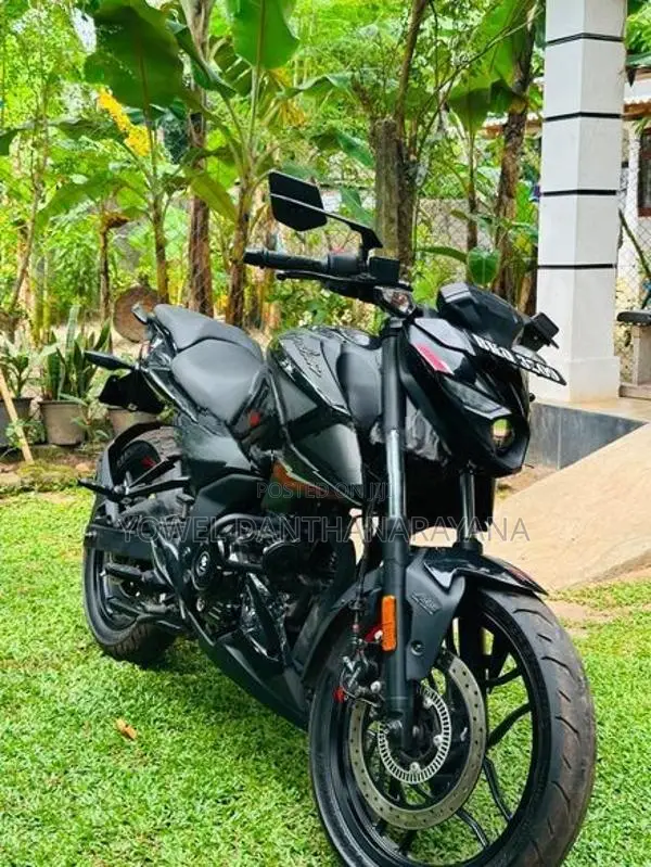Bajaj Pulsar N160 2025
