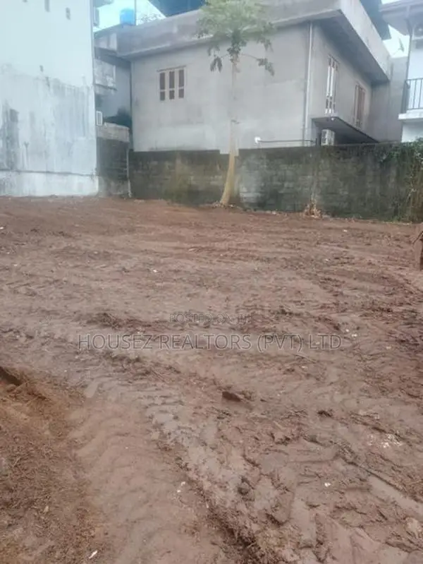 Prime 10-Perch Residential Land for Sale in Kadawatha