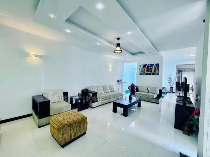 Exclusive Mansion for Sale | Halgahadeniya Rd, Gothatuwa