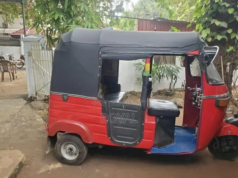 Bajaj RE 2008