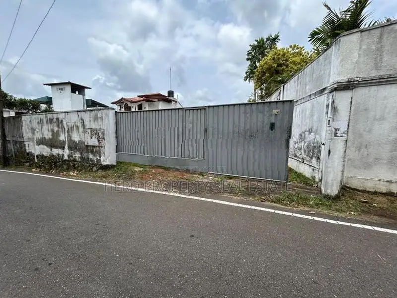 HAS219 - Valuable Bare Land for Sale in Thalawathugoda