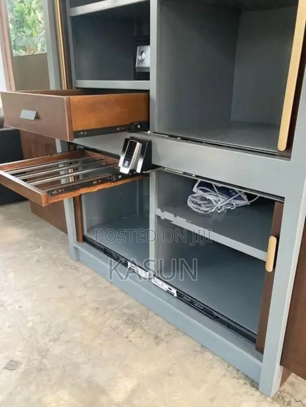 Almari Cupboard (අල්මාරි)