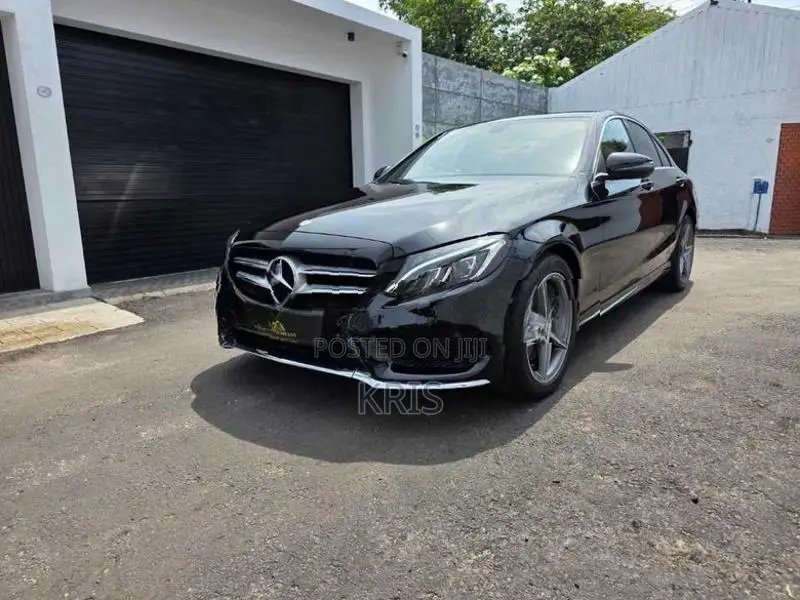 Mercedes Benz C300 Premium Plus 2015
