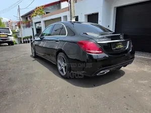 Mercedes Benz C300 Premium Plus 2015