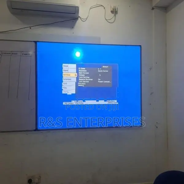 X18 Epson Projector