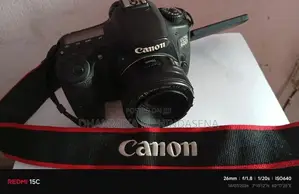 Canon DSLR cemara