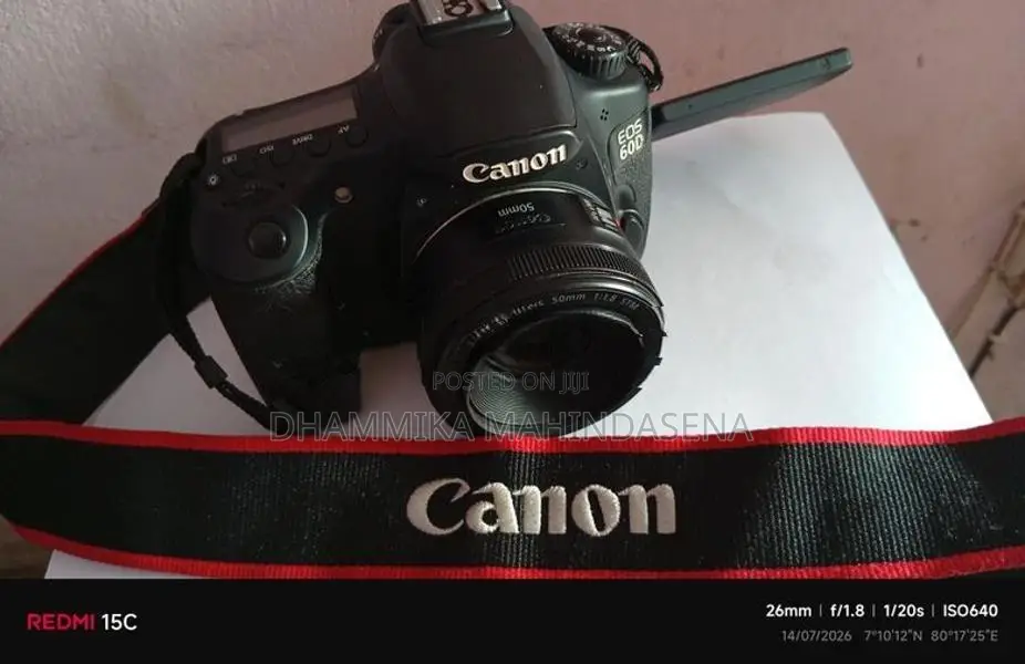 Canon DSLR cemara