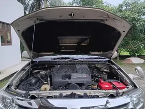 Toyota Fortuner V Grade 2013