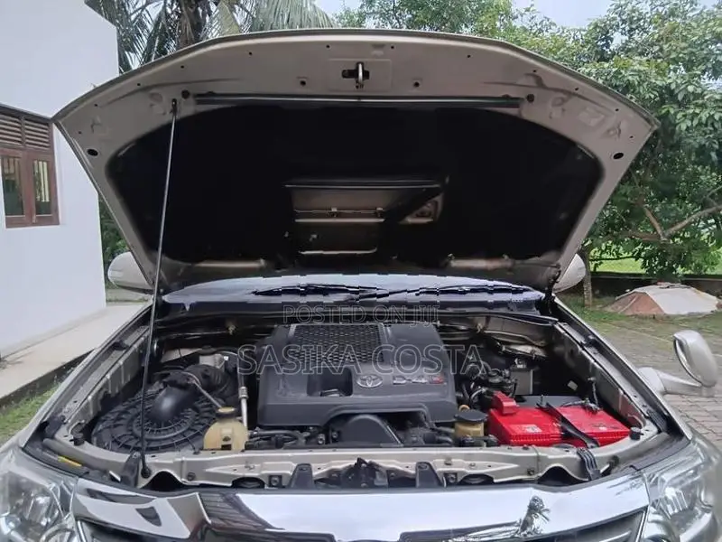 Toyota Fortuner V Grade 2013