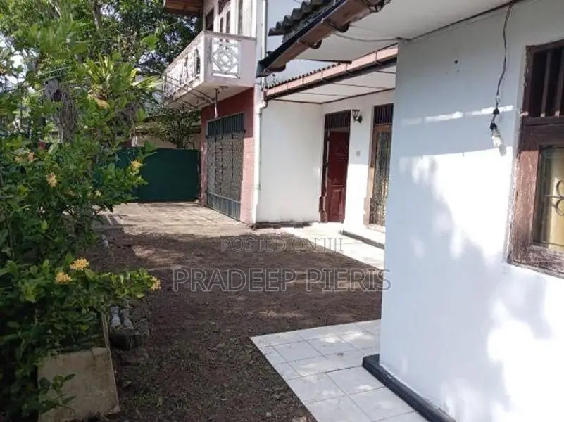 12.2 Perch land with 2 Story House Panadura
