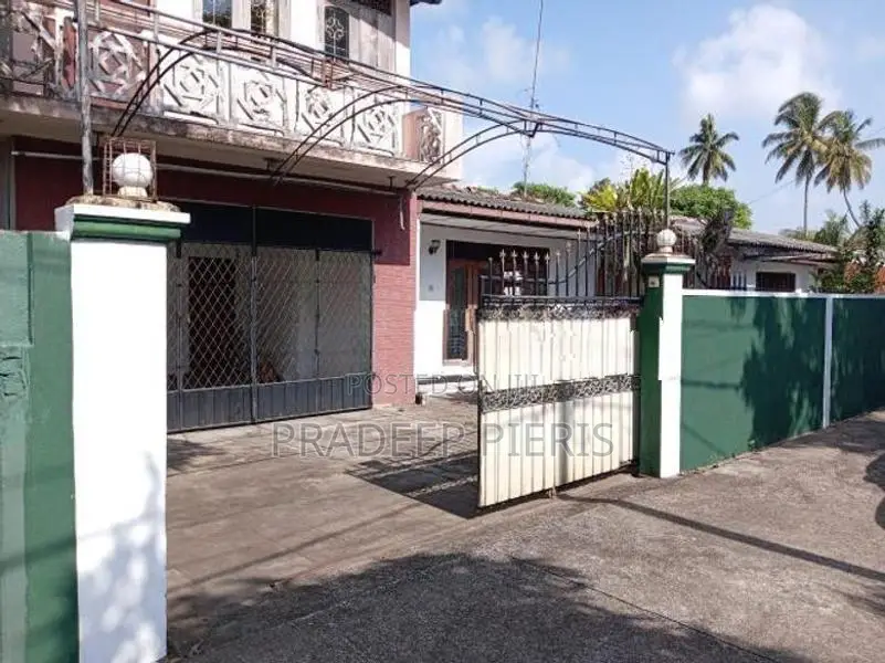 12.2 Perch land with 2 Story House Panadura