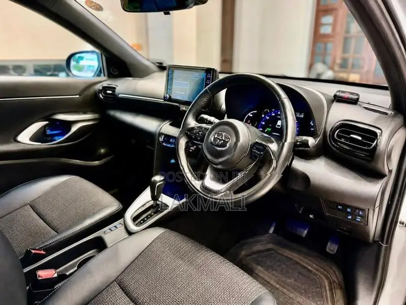 Toyota Yaris Cross Z Two-Tone 4 WAY 2023