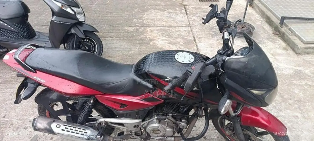 Bajaj Pulsar 150 standard 2015