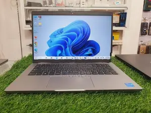 Dell i5 11th Gen,Touch, 8GB,256GB