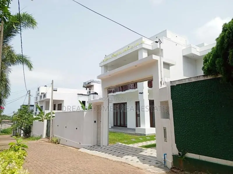 Luxury Residence with Panoramic Colombo Skyline Views for Sale Kandana