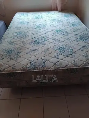 Double / Queen Bed with Mattress