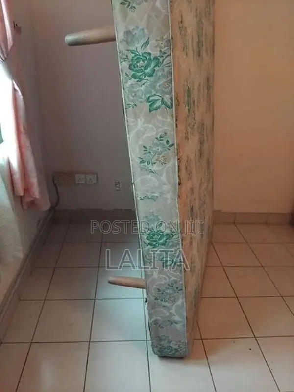 Double / Queen Bed with Mattress