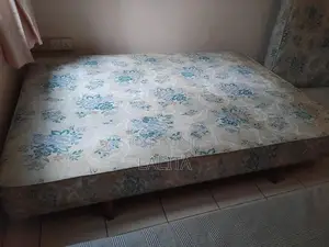 Double / Queen Bed with Mattress