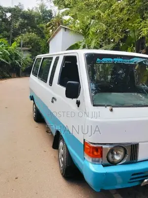 Nissan Vanette 1986
