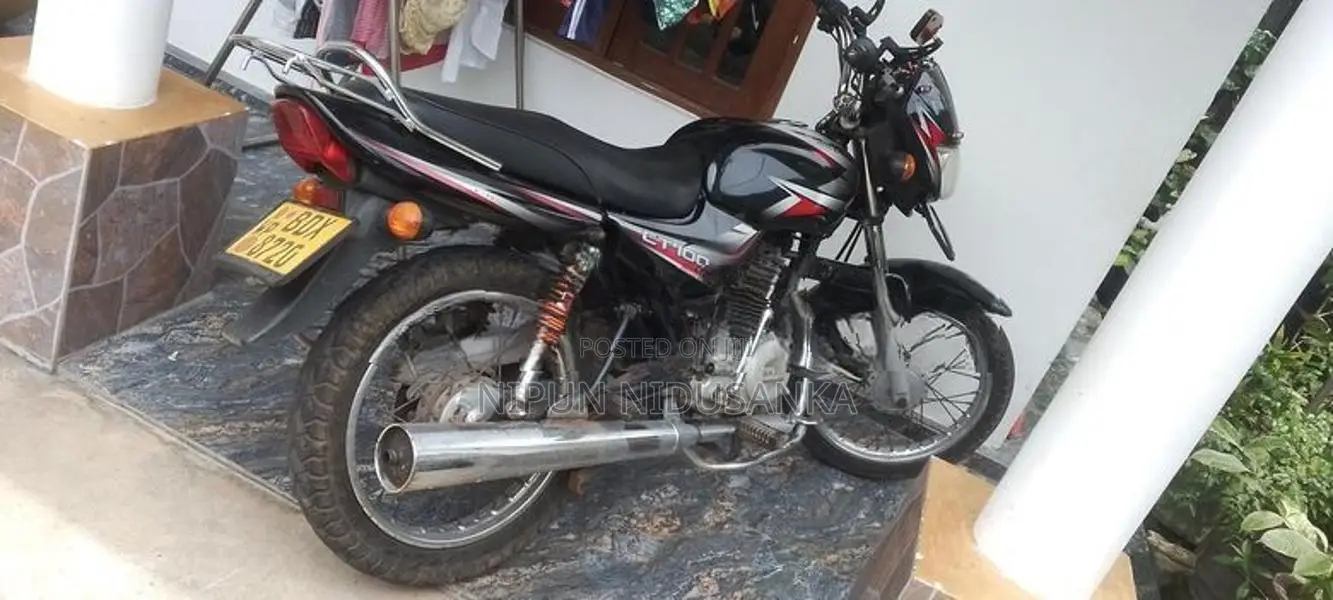 Bajaj CT100 2018