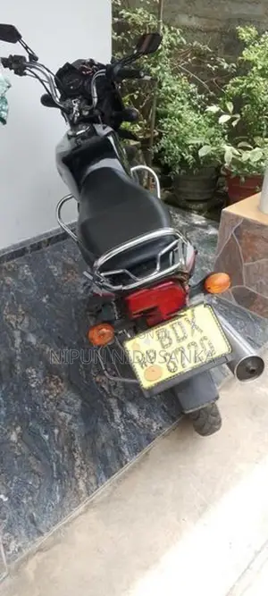 Bajaj CT100 2018