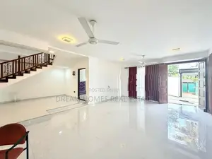 Luxury 3-Storey House for Sale – Akuregoda