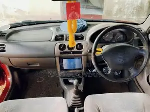 Nissan March 2000