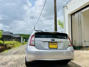 Toyota Prius S Grade 2012