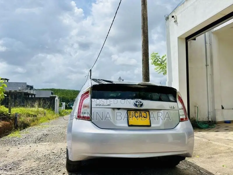 Toyota Prius S Grade 2012