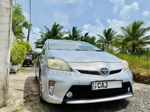 Toyota Prius S Grade 2012