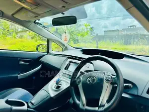 Toyota Prius S Grade 2012