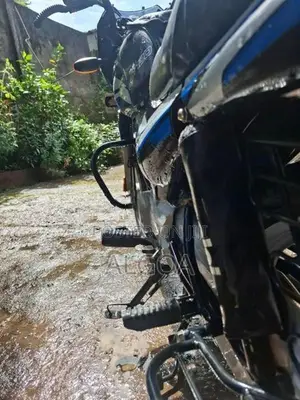 Bajaj CT100 Es 2024