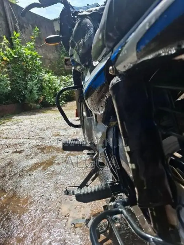 Bajaj CT100 Es 2024