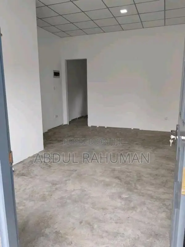 Building for rent - Wattala